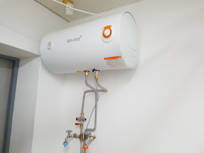 성당동 한국야쿠르트 경동전기온수기 50L 설치