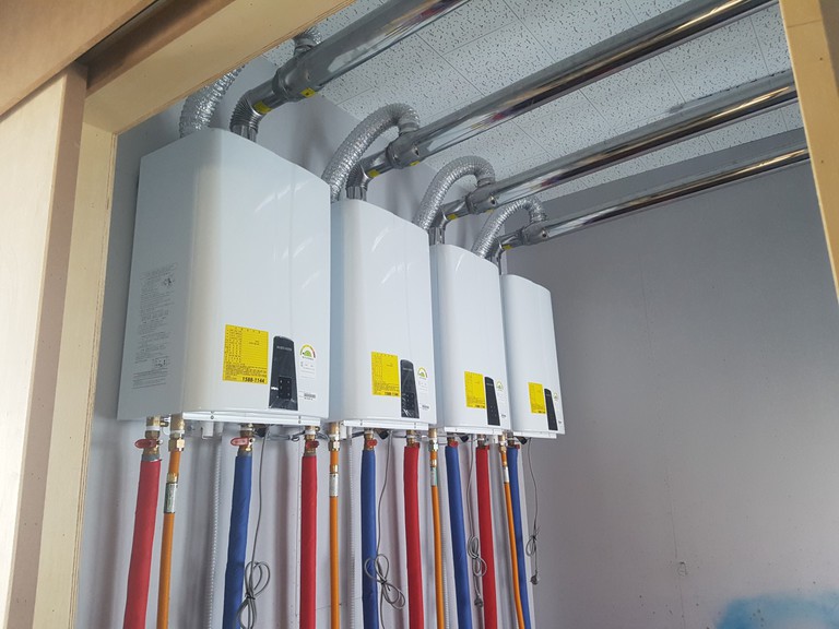 성주 헬스장 경동콘덴싱가스온수기 NPW48KS LPG 4대 케스케이드 연동설치