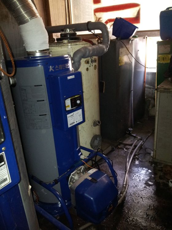 본리동황제안마기름7만급탕전용보일러설치현장