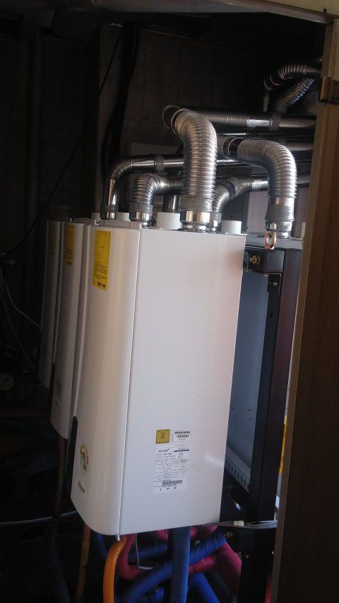 동천동 발리헬스클럽 경동콘덴싱가스온수기 NPW48KS 6대 케스케이드설치