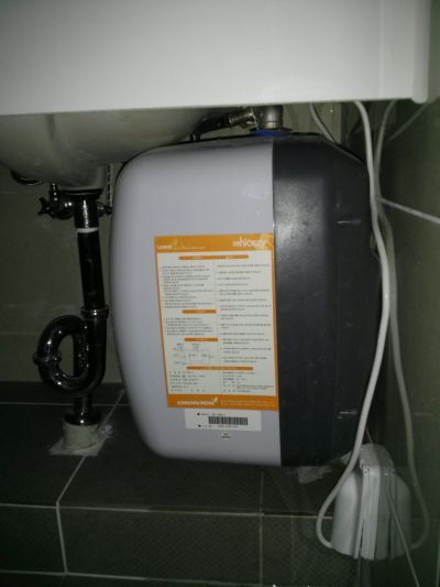 성화여고1층화장실경동15L온수기상향설치현장