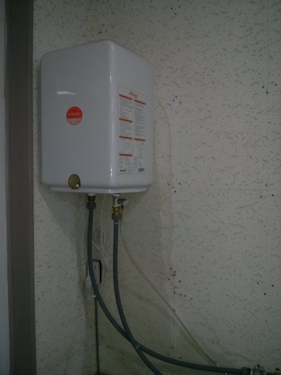 남산동카톨릭교육관경동15L벽걸이설치현장