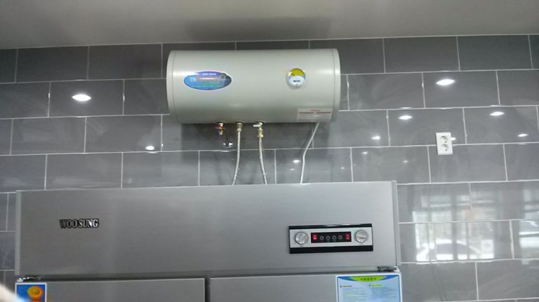 사수동 봉평군메밀면 경동전기온수기 EW-50R 설치 