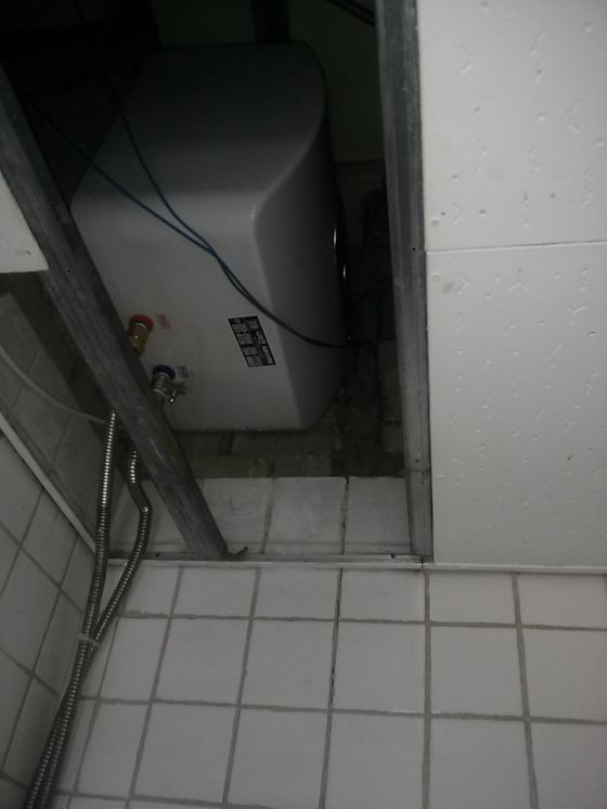 평리동 MG손해보험 천정위 경동전기온수기30L 설치