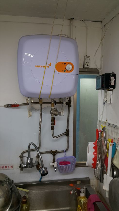 경동 저장식 전기온수기 EW-30RN 설치 대구제과제빵 커피학원