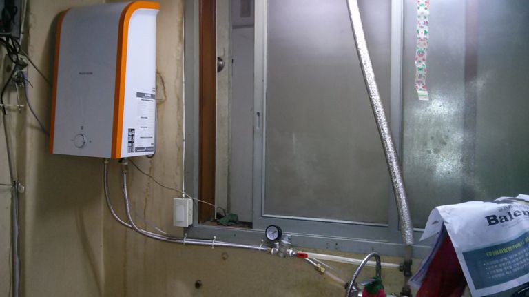 대명동 보명안경원 경동스텐온수기30L설치