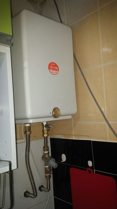 대봉동 이동진스튜디오 경동전기온수기15L설치